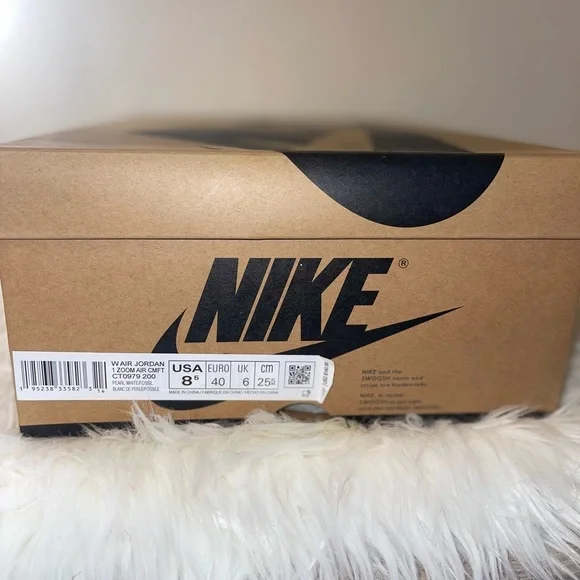 Women’s Air Jordan 1 Zoom Air Comfort - Picture 6 of 6